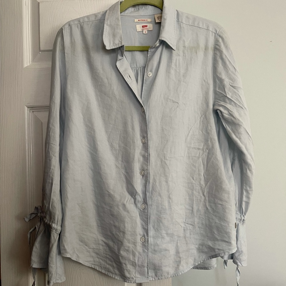 Levi’s Light blue with white stripes button down